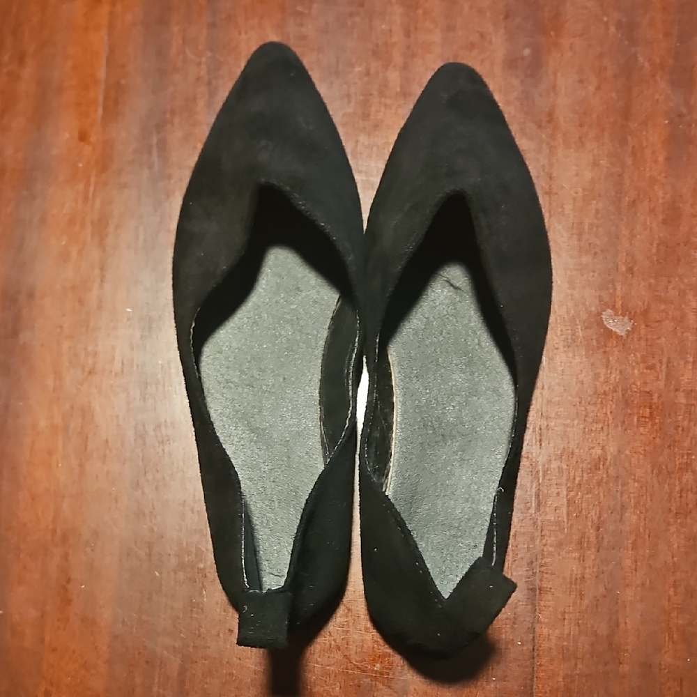Black Pointed Toe Flats